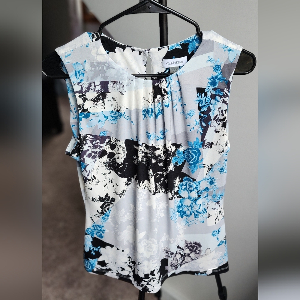 Calvin Klein Women's Floral Sleeveless Top - Blue and Black